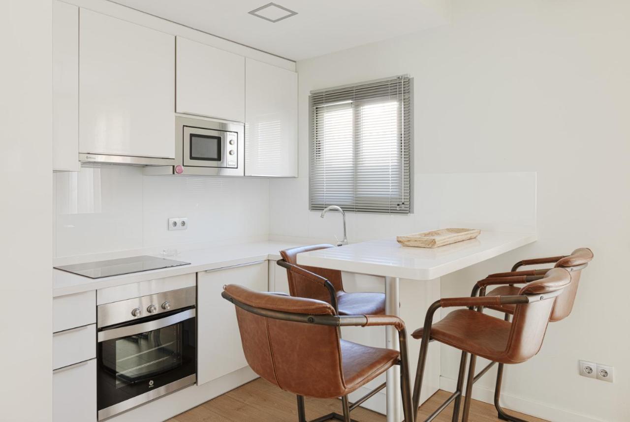 Caleta Homes - Apartamentos Pompidou Málaga Exterior foto